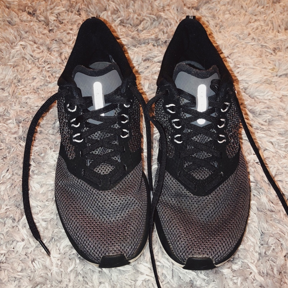 Nike Zoom Strike Tennis Shoes